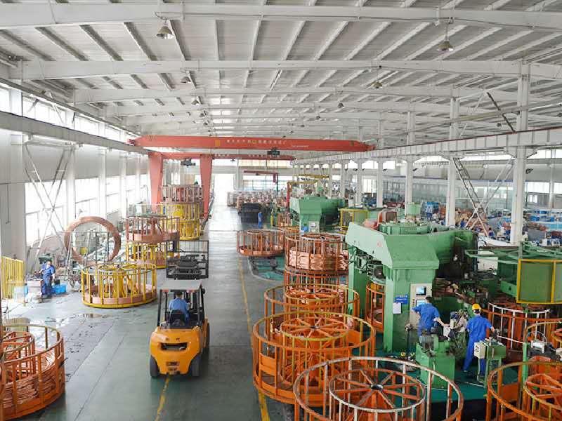 銅管生產(chǎn)現場(chǎng)